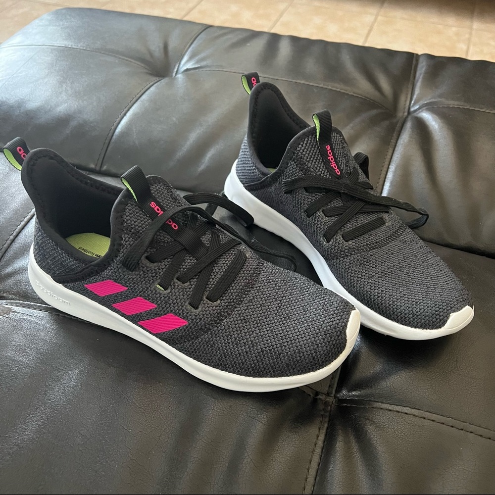 Adidas Girls Size 5